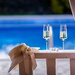 Vila Cozy Summer-perfect Location *