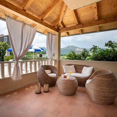 Cozy Summer-perfect Location