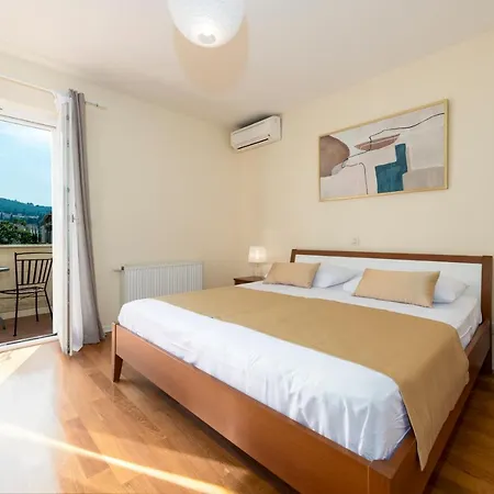 Cozy Summer-perfect Location