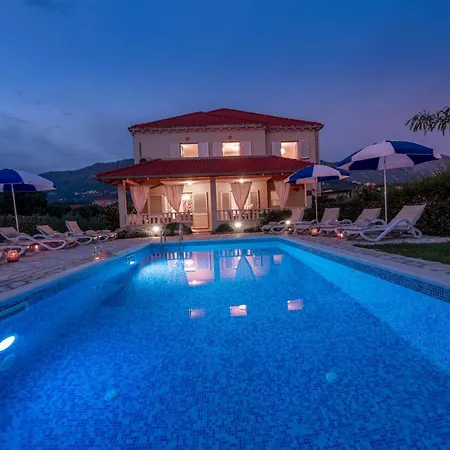 Villa Cozy Summer-perfect Location *