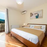 Cozy Summer-perfect Location