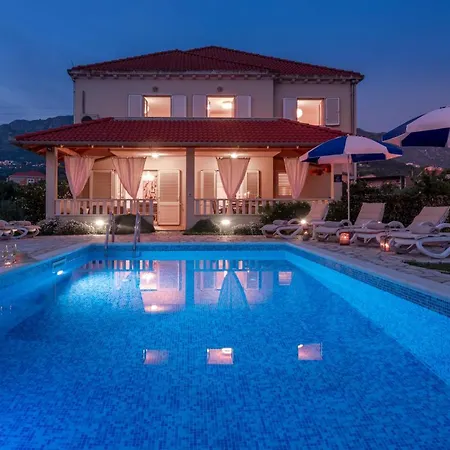 Cozy Summer-perfect Location Villa