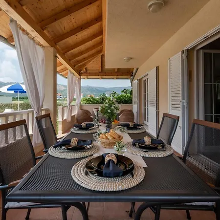 Cozy Summer-perfect Location