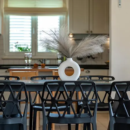 Cozy Summer-perfect Location Villa