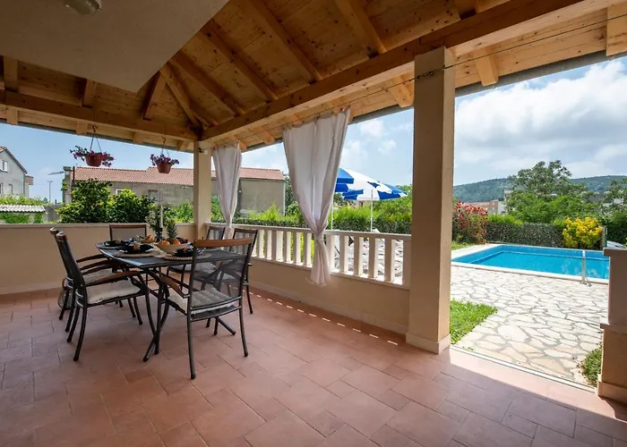 Cozy Summer-perfect Location Willa